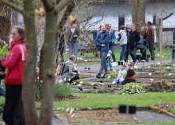 Ostereiersuche Im Botanischen Garten In Jena 19